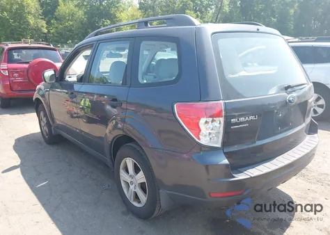 2010 Subaru Forester 2.5X из США, поврежденный, VIN JF2SH6BC5AH788340